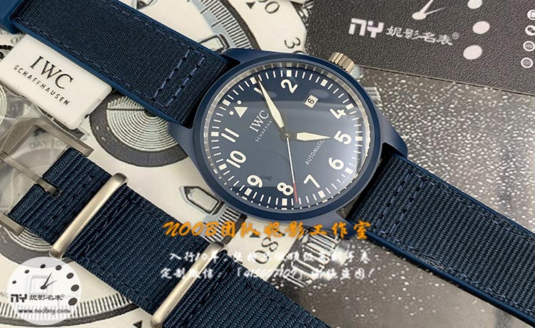 m+万国雾蓝陶瓷马克十八-IWC万国表飞行员系列IW328101马克十八雾蓝细节 
