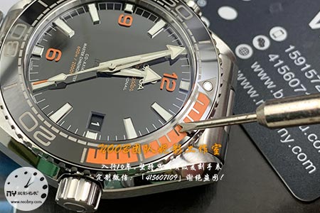  四分之一橙VS厂机芯升级？8900一体机芯与圈口滴胶工艺的结合