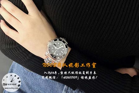 克罗心表带与劳力士水鬼的独特搭配：展现不羁个性