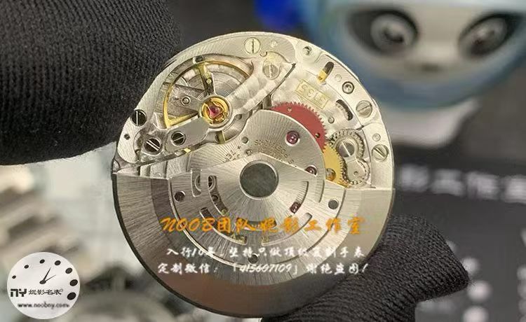 拆解手表的“灵魂伴侣”：这些小红点，才是你腕间精准的秘密！