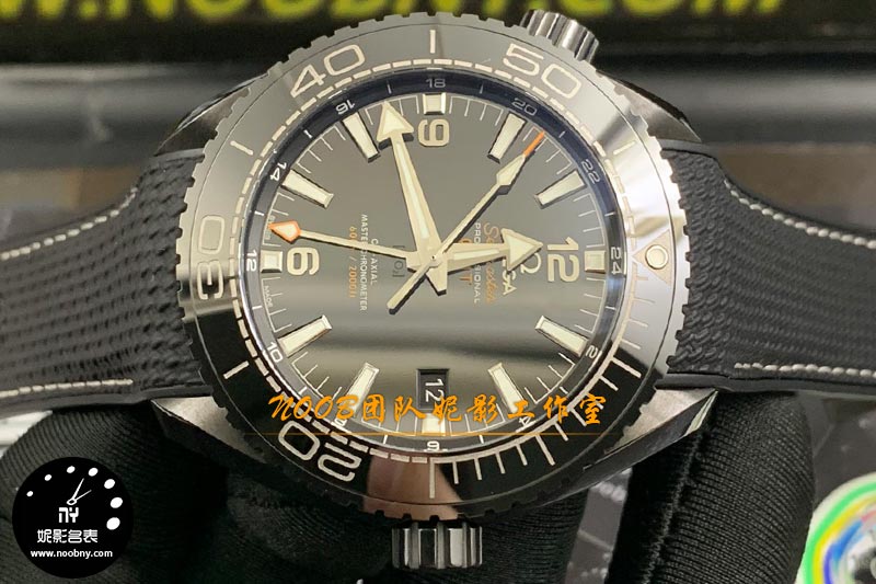 VS厂欧米茄深海之黑搭配8906机芯同步GMT两地时亮点十足