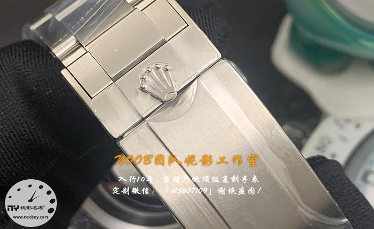 Are Scratches on the Inside of Rolex's Folding Clasp Cover Normal?